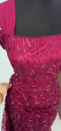 فستان • لبسته مره وحده • وزن ٦٠-٨٠