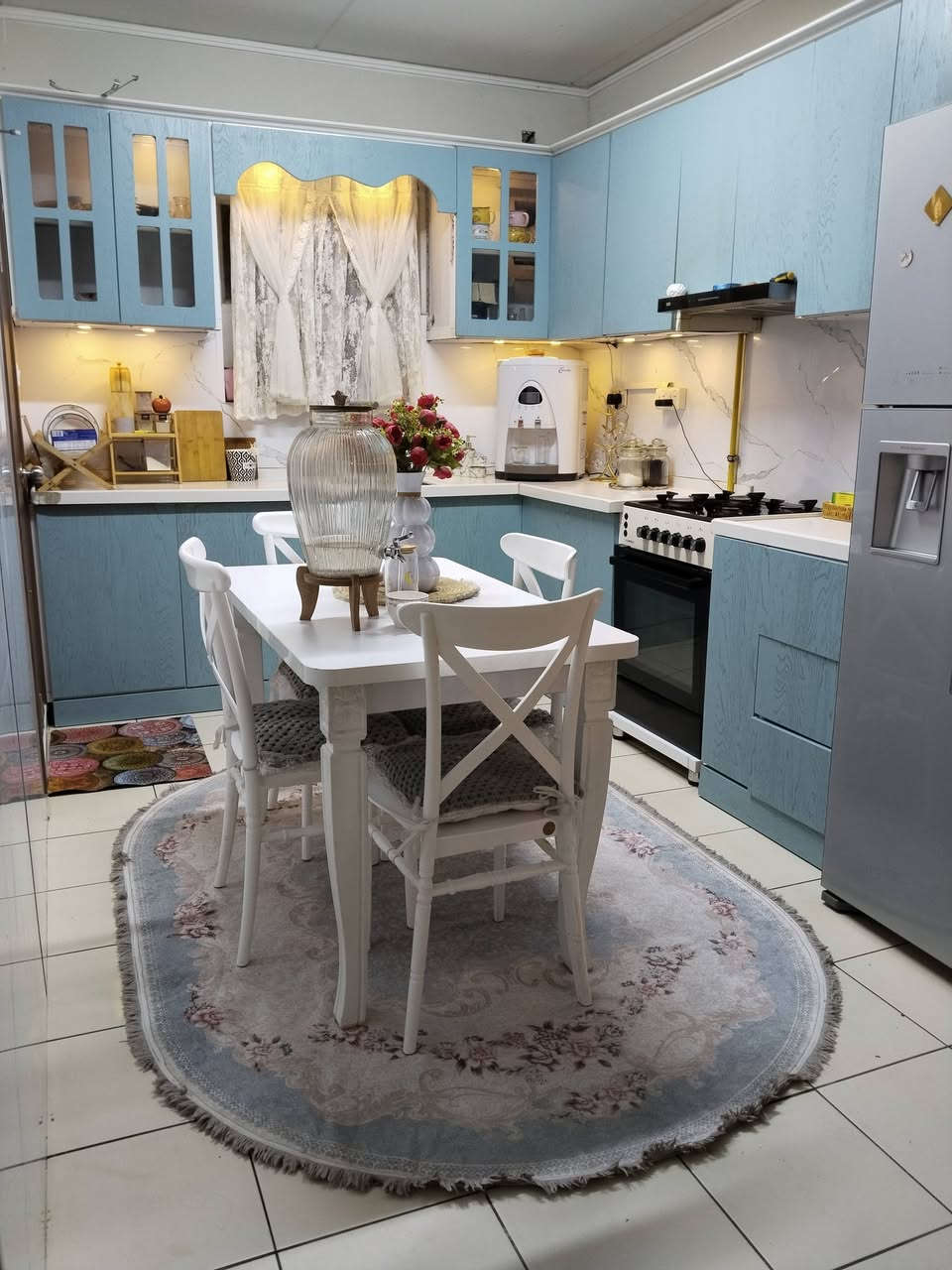 كاونتر للبيع قياسه فوك ال5مترات الداخل الهيكل الالمنيوم القوي موو سوكي الابواب HDF  ضرر مابي استعمال كلش قليل فقط الكاونتر بدون مرشحه وطباخ سعره مليون سويته بمليونين ونص .
صفحه السنك قياسه 2.50
صفحه الثلاجة تبدي من معلق الثلاجة لحد اخر بابين 310 قياسهم


**إذا كنت صاحب هذا الإعلان وتريد حذفه لأي سبب، رجاءا أرسل رسالة إلى الدعم الفني**