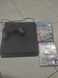 بلي فور مستعمل سنتين فقط ما مهكر ما مفتوح ومشايف صيانة ممتعرض لأي اضرا...