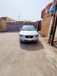 سوناتا للبيع موديل 8 بسمي مكينه 3300 بيه بنيد مبدل وجاملغ  تبديل وحامل...