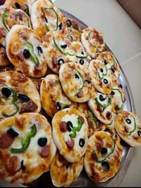 فطائر • لحم بعجين • ميني بيتزا