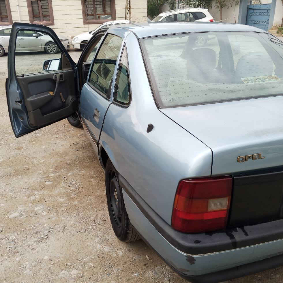 سنوية لغاية 2029 مشروع وطني شرط تحويل +وكالة بطاقة بانزين سيارة دينمو جديد بطارية جديدة ديلكو جديد مبدل ويلات بلادي جديد شادهن فيت بم جديد ادامة كامل من بلكات ونوزلات واير بلكات كله كامل بيها بعض الشغلات البسيطة كير ومحرك بالشرط 
السعر 41 وبيها مجال
*********** كركوك, العراق
