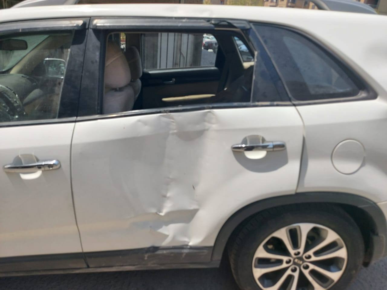 السلام عليكم
سورينتو 2013 شكل 2015 خليجي، 6 سلندر 3500 ما مفتوح ، 7 راكب، رقم شمالي باسمي تحويل ثاني يوم .
الرقم الجديد سنوية لغاية / 2030.

المواصفات: لون أبيض، بانوراما، كشن كهربائي، تحكم ستيرن، كروز سرعة، موسيقى الترحيب، لَد باب أمامي، بيبان بصمة، بصمتين تشغيل، نظام ECO، حدادية جديدة، اطارات جديدة، فانين محرك + فان تبريد، تبريد 3 قطع، دوشمة جلد وتغليف، شاشة لمس، لَد أمامي أبيض ولايت زينون ومرايات شفط .

:- بيها اربع قطع صبغ 
. عداد السيارة: 140 ألف
 السعر165 وبيها مجال . 
السيارة للبيع فقط مكان السيارة بغداد 
للاستفسار ***********
