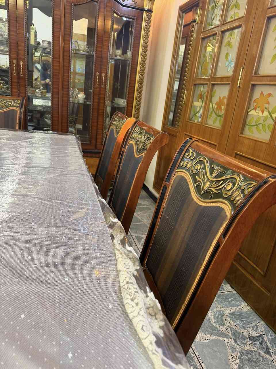 ميز صاج اصلي ماليزي مع كراسي عدد ستة مع ملحق قطعتين ميز جام خانه
السعر مليون دينار قفل🛑
تواصل واتساب او اتصال 
***********
