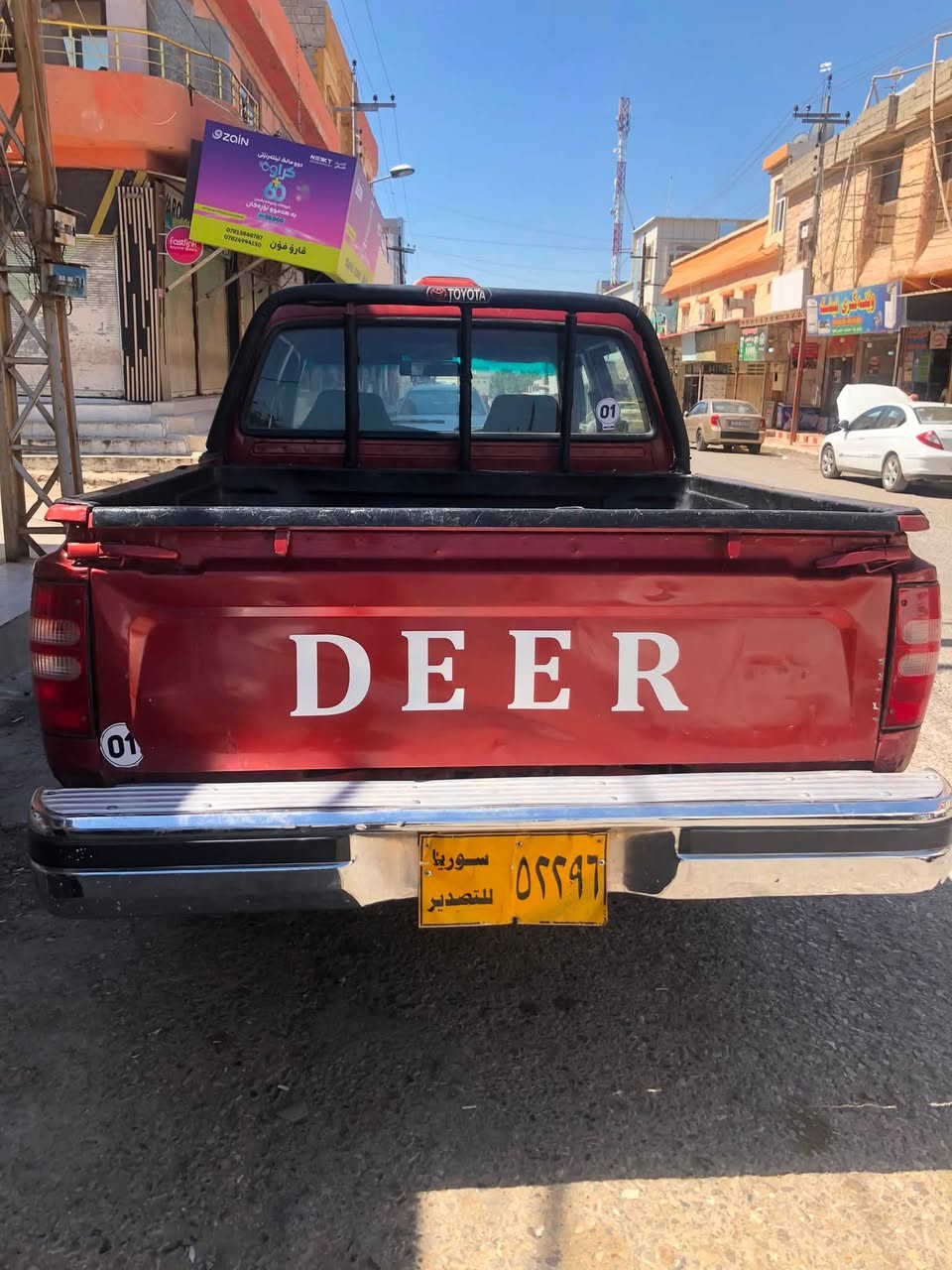 پیکاب دیر2007
ماڵی کەسابەتە  بێ کێشەیە
پێشی تازە داگیراوە
مەکینە بەخە بێ سەرفو دوکەڵ
***********
