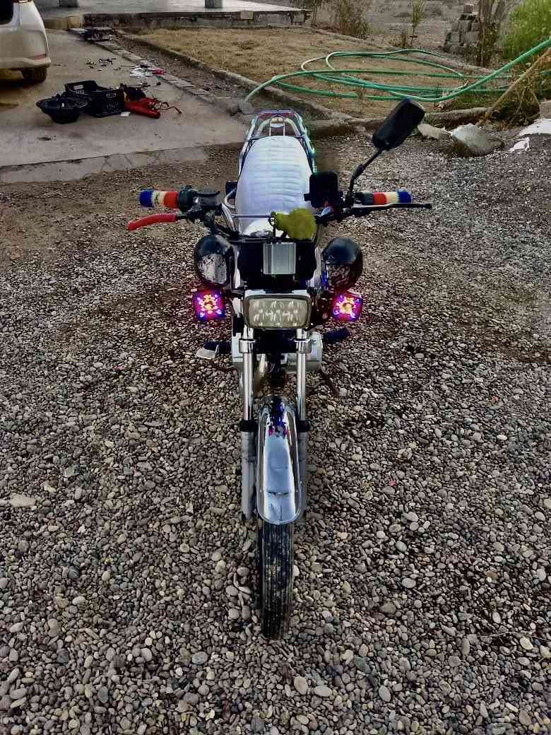 رحمه لمك وبوك ايذا مو شراي لا تكول جايك او باجر اجيك
سيفان 20 مامفتوح وزن ثقيل ابل ختومات 
الصور  مال اليوم  جدامك ول مقطع. جدامك
الماطور كلشي ما يعوزو  
السعر 475 وبي مجال 
ايذا مو شراي لا تبزعني  

هاذه رقمي  ‭0774 091 7909‬خاص موجود
