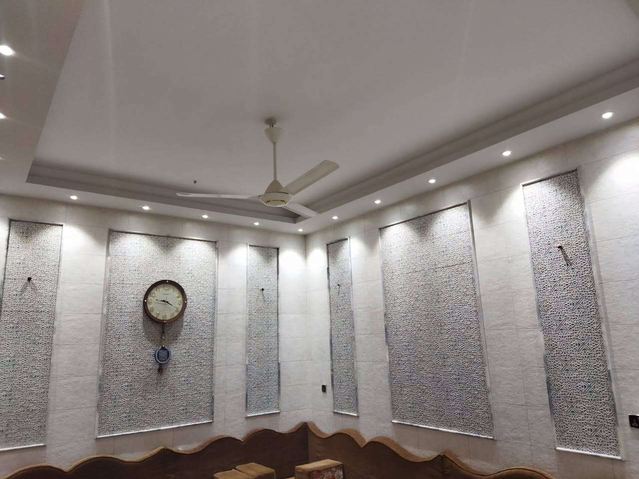 السلام عليكم 
تفاصيل البيت المساحه 125 م 
8.5×14.60 م طابقين يحتوي على استقبال ومطبخ وصاله واربع غرف نوم واربع مجاميع صحيه بناء جديد 2022 جنس العقار طابو زراعي سند 25 مع كافة الضمانات  مقابل مستشفى الكفيل ( مجمع الصنوبر ) عرض الفرع 7 م السعر 390 مليون مع الأثاث
رقم الهاتف ***********
