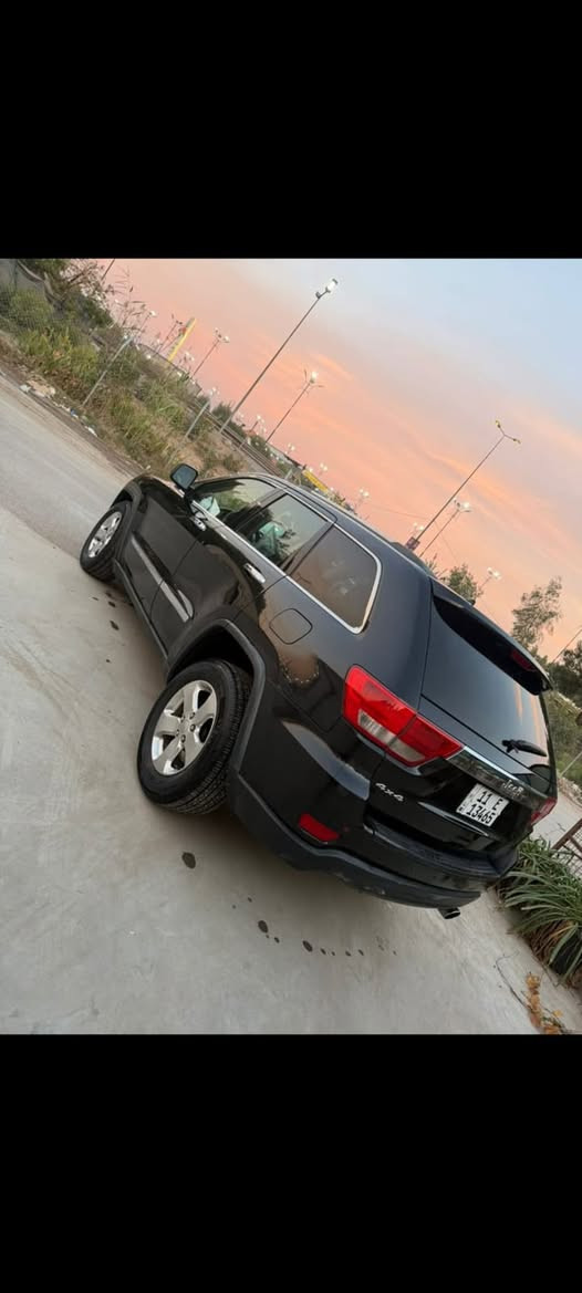 جيب موديل ٢٠١٢ امريكي
حادث خشم البنيد فقط 
سياره جديده كلش مواصفات فول
مكانه بابل
‏***********
رقم بغداد 
السعر ١٤٥ وبيه مجال
