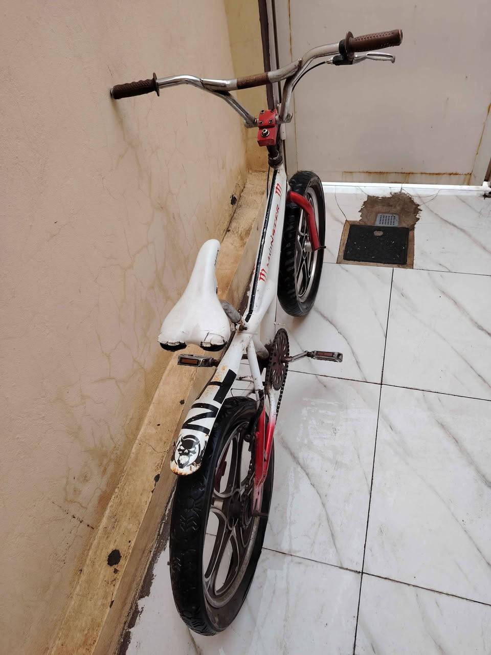 بايسكل همر تاير عريض
حالة جيدة يحتاج فقط بريك اماني كامل و تاير وجوب خلفي
السعر 45 الف
🔴 ((( مكاني كربلاء))) 🔴
للإستفسار على الخاص او على رقم *********** او واتس اب كربلاء, العراق
