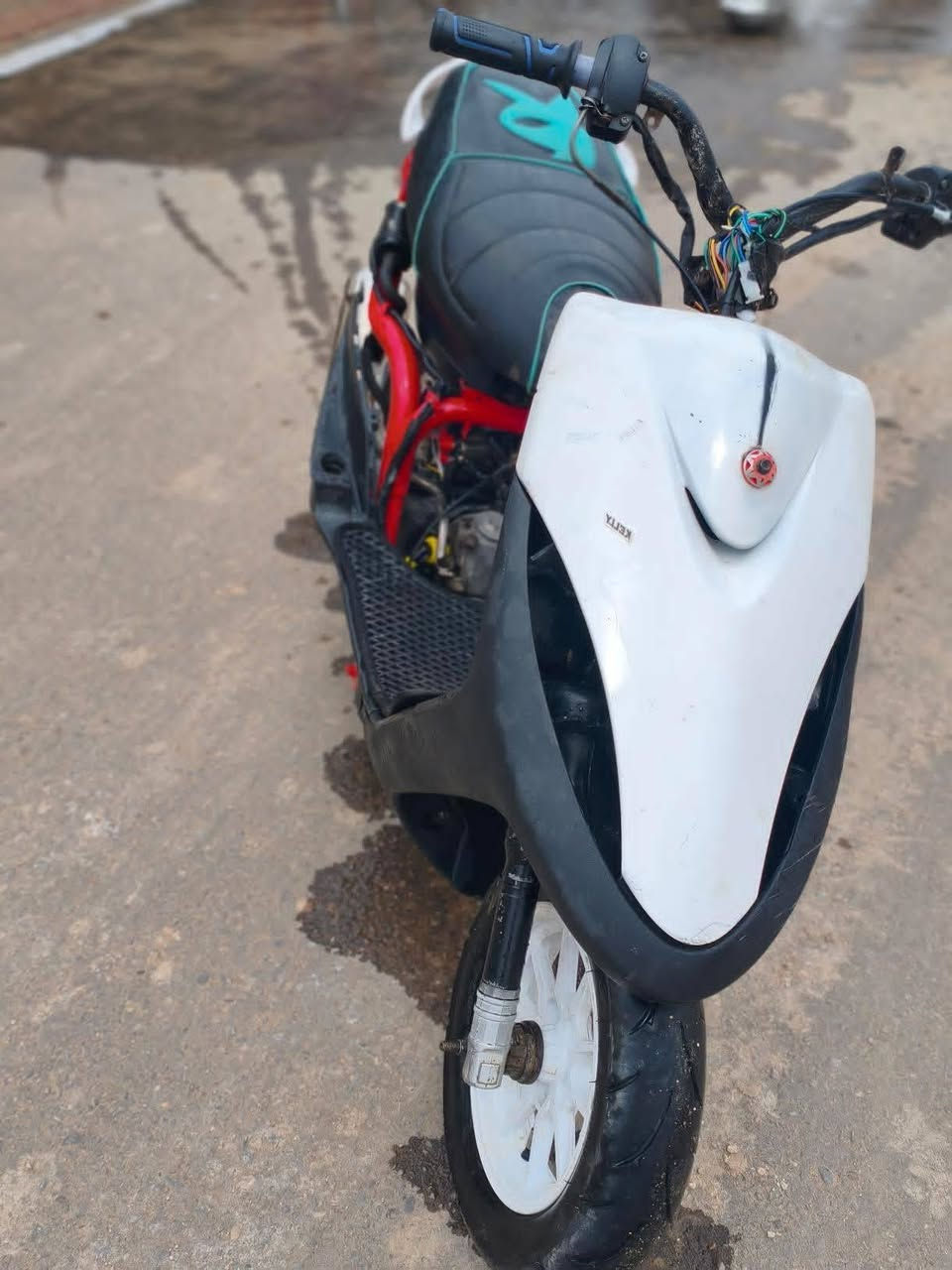 سلام عليكم شباب 
دراجه البيع صارهه 3 تيام من شغلتهه ماناقصهه شي 
بس. راجز مال سلف بوشه 49 بلاد مكينه خير من الله 
مكاني الديوانيه قضاء الحمزه الشرقي سعرهه 400 بيهه مجال 
ستفسار خاص


**إذا كنت صاحب هذا الإعلان وتريد حذفه لأي سبب، رجاءا أرسل رسالة إلى الدعم الفني**