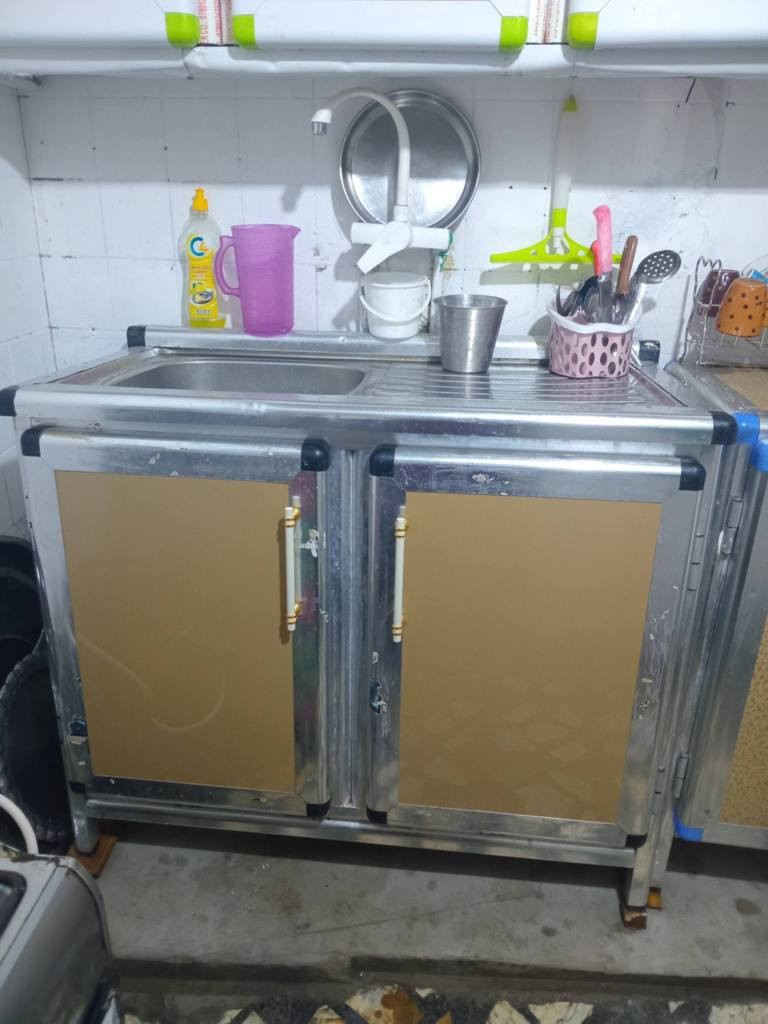 بوفيه قياس متر و 80 سعره 150

ميز مرايه سعره 70

كاونتر قياس ملحق مترتين سنكي متر سعره 150
 برده سعره 40
 
مكانه كوفه النجف, العراق


**إذا كنت صاحب هذا الإعلان وتريد حذفه لأي سبب، رجاءا أرسل رسالة إلى الدعم الفني**