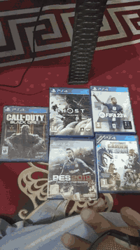 بلي 4 هارد 500 نظام 13.2 مع جوستك اثنين اصلي مع 5 اقراص جهاز سلم مامفتوح السعر 250 بغداد البلديات يوجد توصيل***********
