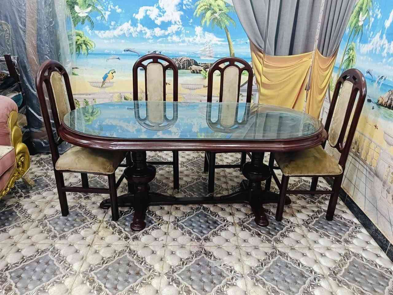 بقدم لكم سفره عموله خشب زان احمر مكون من ست كراسي المقاس بتاعها 90 في متر و90 بالازاز بتاعها استعمال بحاله ممتازه جاهزه على الفرش على طول


**إذا كنت صاحب هذا الإعلان وتريد حذفه لأي سبب، رجاءا أرسل رسالة إلى الدعم الفني**