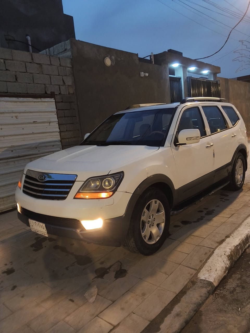 السلام عليكم كيا مهافي للبيع سياره مكلوبه ومصلحه سياره خليجي بصمه فول هيه سياره نضيفه السياره بسمي إريد اداوره كبل للبيع سعر 110 مكان بصره قرنه رقم هاتف ***********
