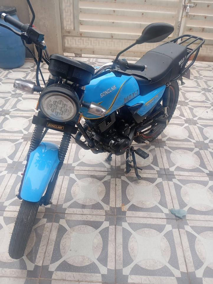 السلام عليكم درجه شاينك  سكنر البيع أو مرواس حسب القناعه الدرجه  الجديده صالها شهرين من طالع من الوكيل موديل 2027 ماشيه 376 كيلو مكاني بابل الحله مركز المدينه رقم صاحب الدرجه  ***********
