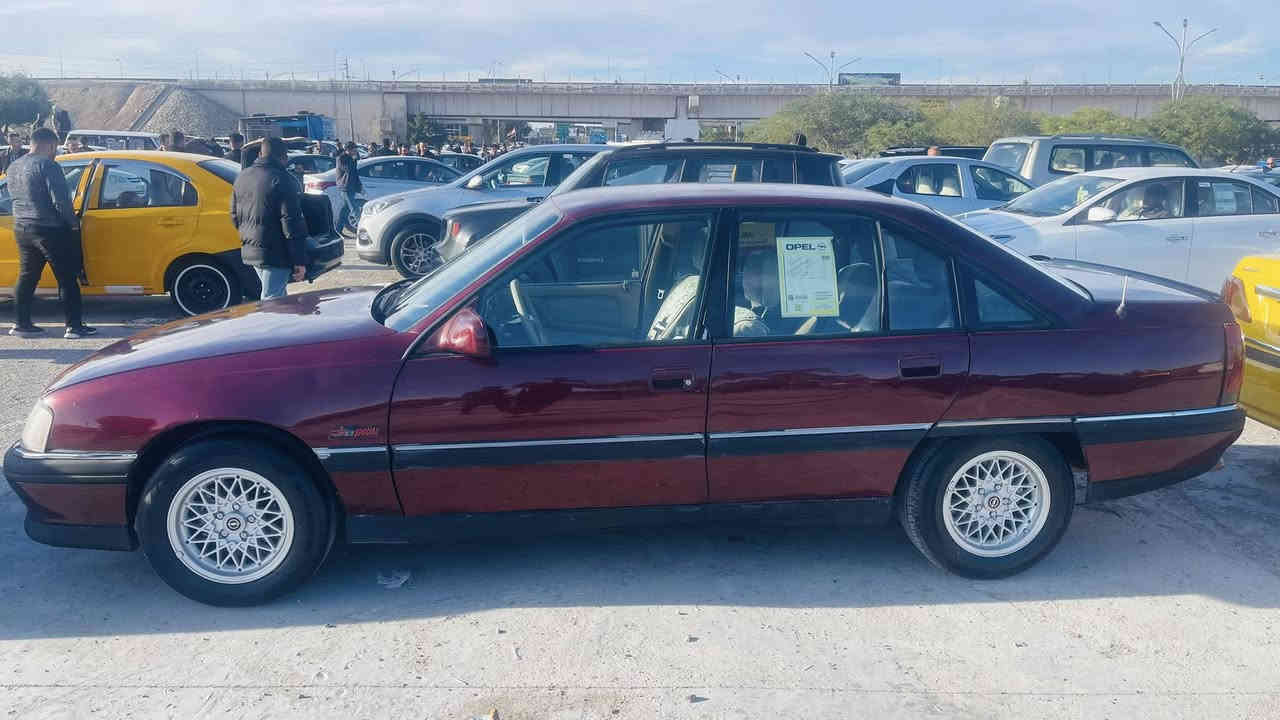 سلام عليكم اوميكا موديل 1992 حجم 20 كير ومكينه بل شرط لا صرف لا بخار سنويه جديده بسمي بطاقه بنزين لوحات جديده مكفوله من الضربه والشاصي والخياس مصبوغه عام جماليه سياره جاهزه من كلشي اي استفسار اتصل *********** ممتواجد عل فيس
