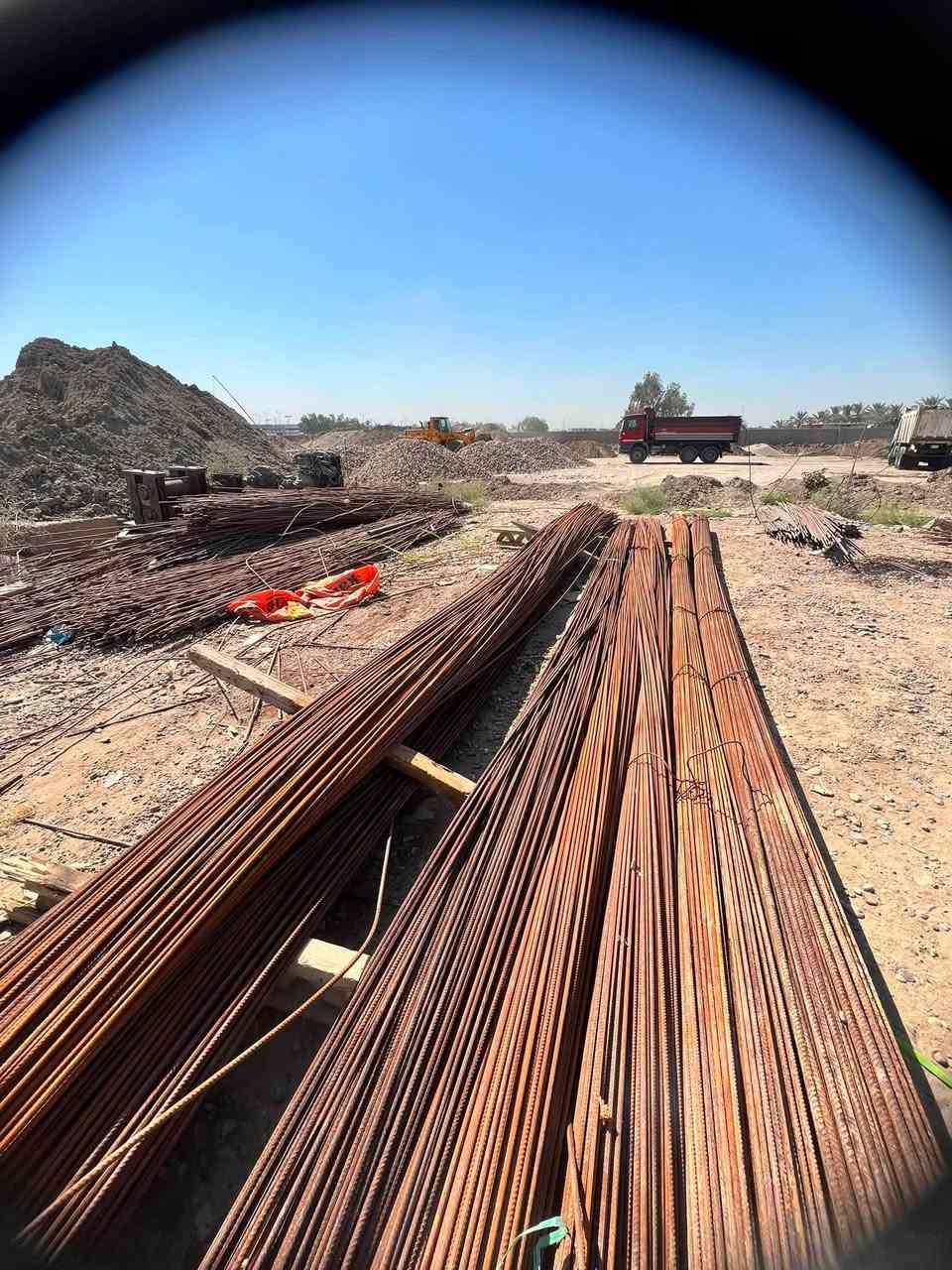 سلام عليكم يوجد لدينا شيش جديد فقط لون الاحمر نضافه100/100 الاتصال برقم***********
