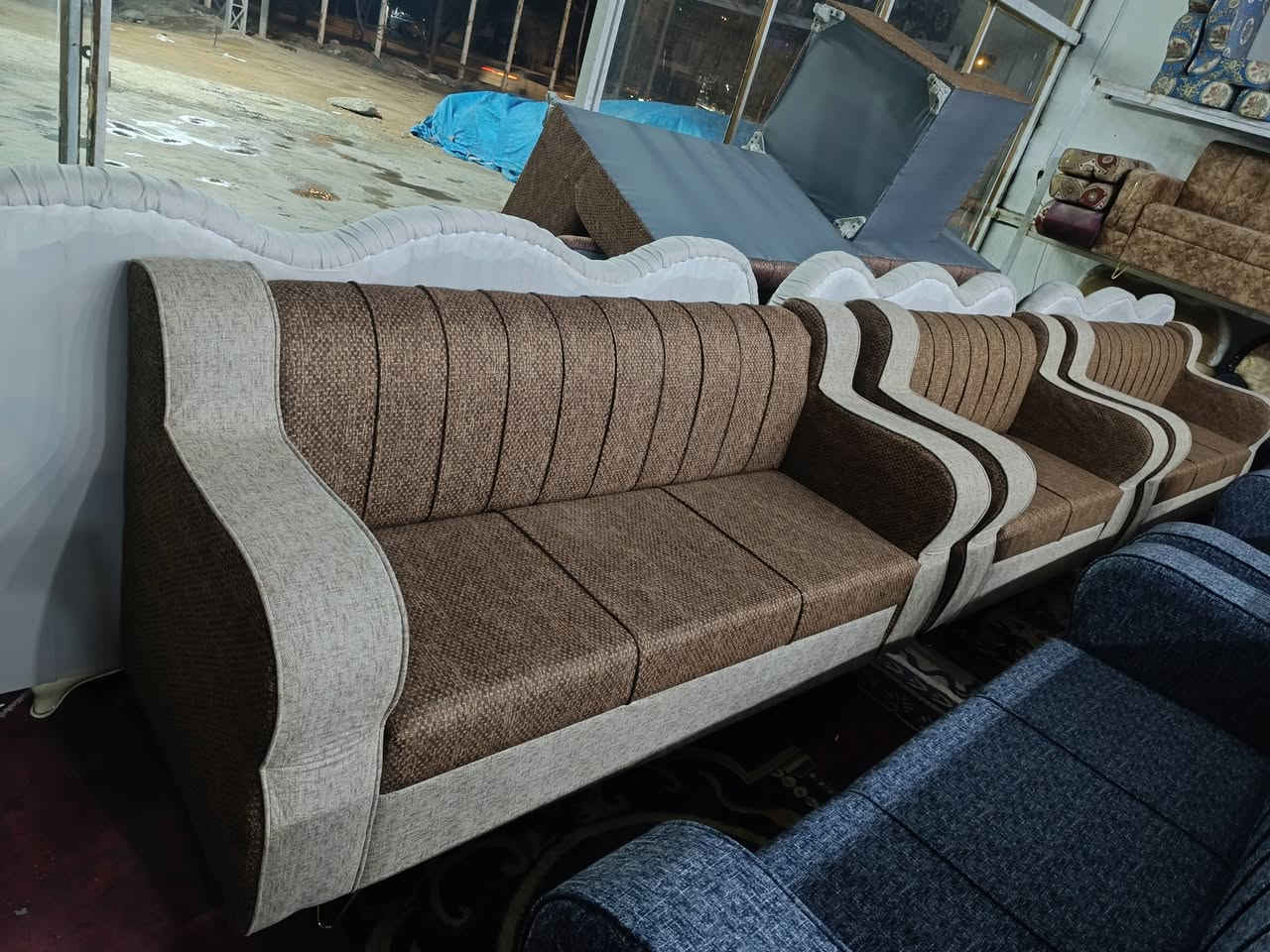 سلام عليكم اخواني اخواتي الاعزاء إني اخوكم من النجف الاشرف عندي معمل و معرض لبيع الاثاث تخم قنفات و ديوان ونعمل على حسب القياسات المطلوبة وبأسعار تنافسية جدا 
العنوان حي عدن مجاور الميزان مقابل حي الأنصار لتواصل معي واتساب او اتصال ***********
