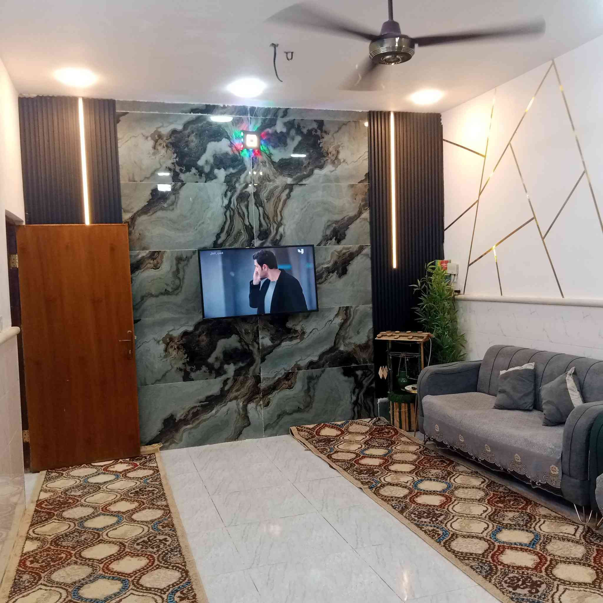دار للبيع بغداد حي البتول الزراعي شارع ابو الثلاجات لمساحه 150متر لبناء استقبال ومطبخ وصاله وغرفه ومنور وحمام بناء كامل من كلشي كاشي و سيراميك وكهرباء وماء وخط سحب ذهبي للاستفسار اكثر *********** واتساب او اتصال
