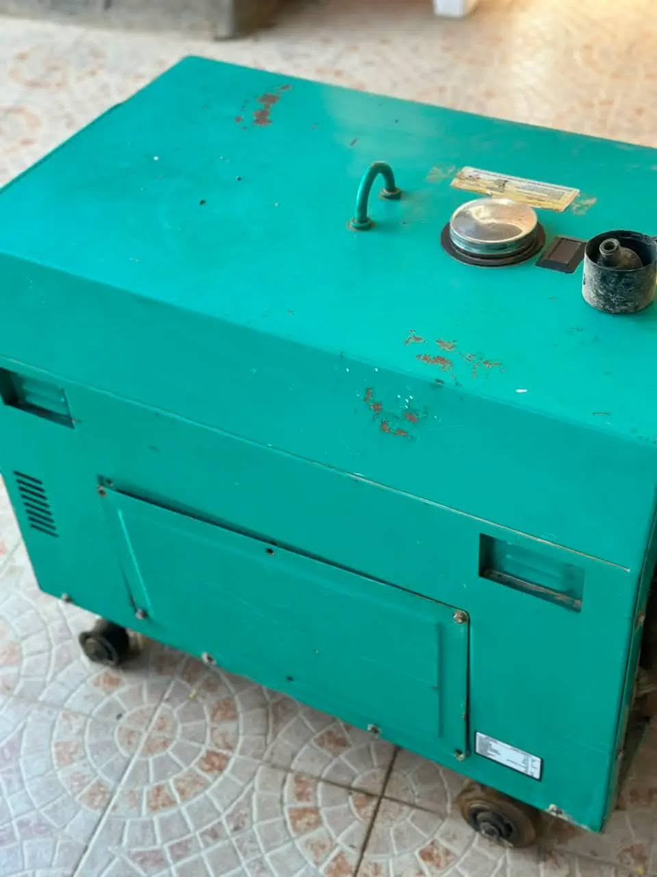 مولد كاما كاتم 18 أمبير، استخدام  (10 أيام فقط) مع باتري جديد. نظيف وجاهز للشغل فرصة بسعر لا يتكرر 
للتواصل ***********

