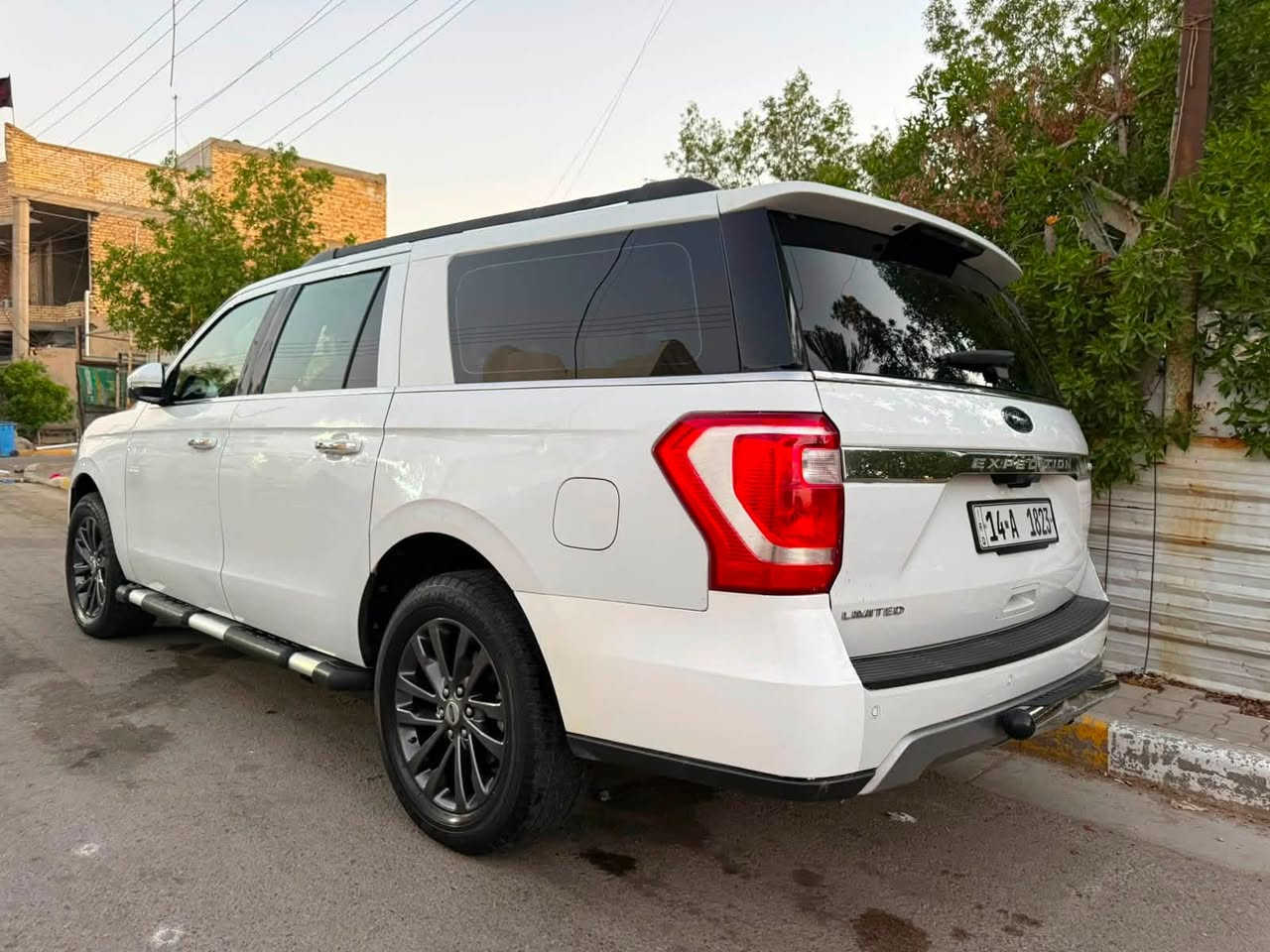 🚘 للبيع – فورد إكسبديشن موديل 2021
سيارة فورد إكسبديشن 2021، 7 راكب، بحالة جيدة.

المواصفات:

* 7 راكب

* تدفئة وتبريد +تدفئة تبريد كشنات

* مقاعد جلد

الملاحظات:

* البانوراما عاطلة.

* الرادار الأمامي عاطل.

* رقم المركبة: بصرة (باسمي)

* الممشى: 96 ألف كم

صور الحادث بامريكا موجودة بالمنشور

السعر 200 $ وبيها مجال 

ترايك من الشمال للجنوب

📞 للاستفسار:

***********
