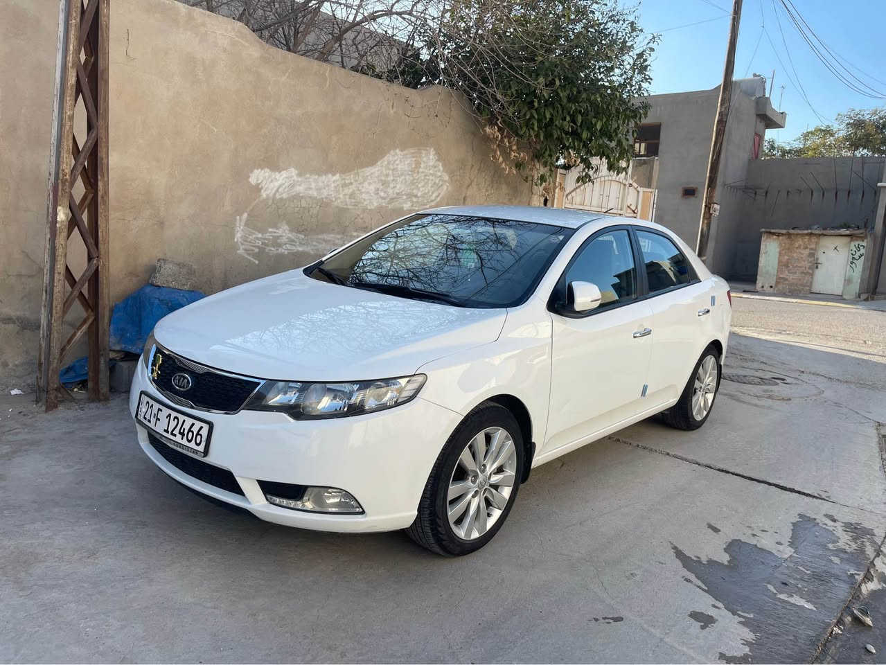 كيا سيراتو
موديل 2013
رقم سليماني جديد
لحد 2028
دفتر بنزين بيها 
رقم هزا كل جديد
سبير مال شركة 
ما نازل دفتره شركة
موجود كاعيات شركة
موجود
محرك دوش حجم16
موصفات 
ويل17
مرايه اشاره
مرايات شفتات 
تحكمات استيرن
حساس خلفي
بلاجكتو
داخل اسود
بلوتوث
شفتات ستيرن
كوشن جلد
كير محرك بشرط 
ماشي 100
سيارة عل وضع شركة
بشرط تحويل 
مكان سياره كركوك
استفسار 
*********** كركوك, العراق
