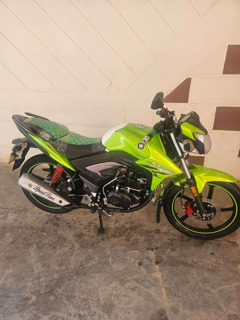 لبيع هاوجي نضيف بمعنه كلمه 
مسجل وكامل السعر 17.       ***********
