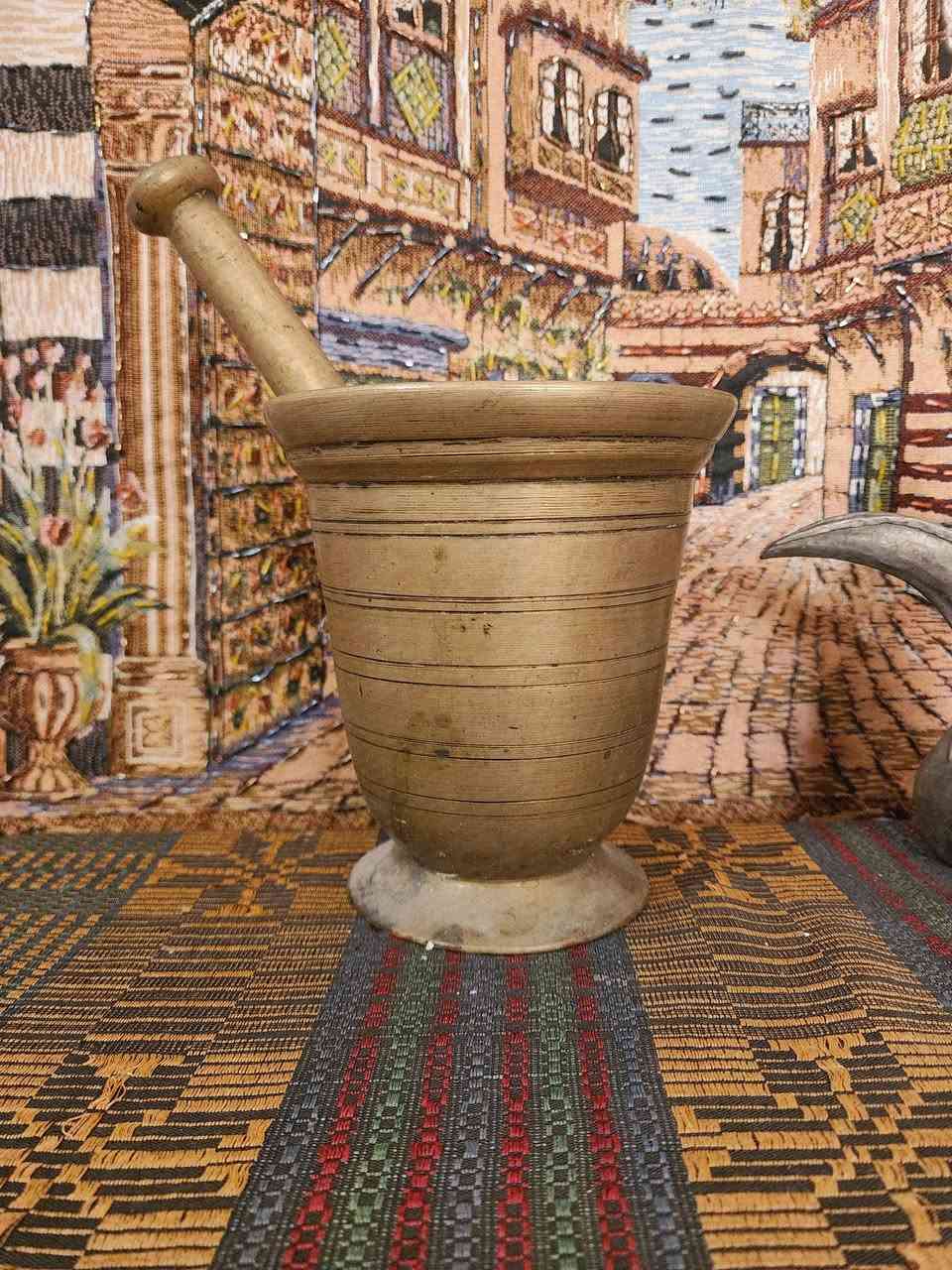 دله بغداديه وهاون بغدادي ارتفاع الدله 22 وارتفاع الهاون 17.5 سعر الكل 125 الف نهائي نهائي مكاني بغداد يوجد توصيل جميع المحافظات ***********

