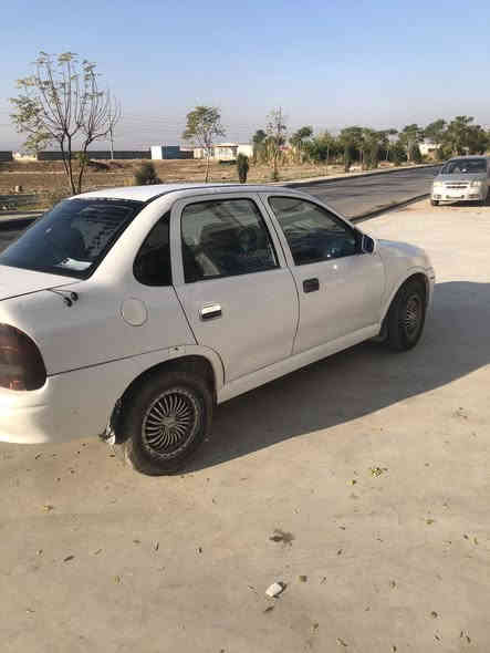 شوفليت كروس  موديل ١٩٩٩ سنه وي عسلي له كه له. شه رت دزي دينداري  كيرومه كينه تاخمه هه مو به شه رت جار تايره ي جديد سعرر ٢٢مجال. ره قه مي خوداني ***********
