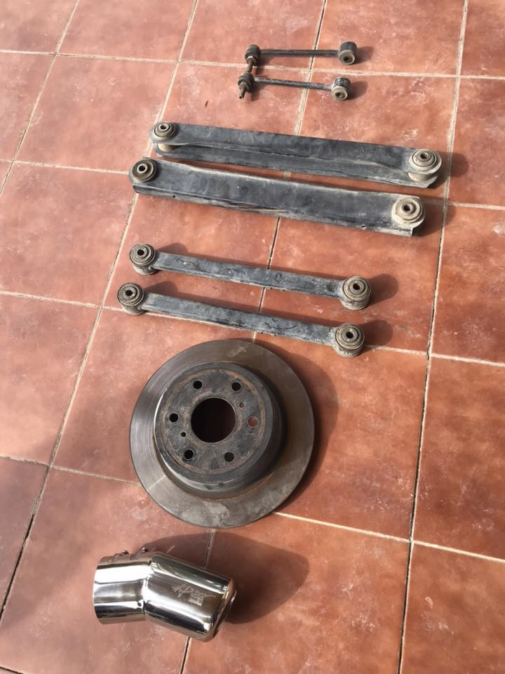 صدر تاهو خلفي + فلنجة خلفية من موديل 2015 الى 2020 مال گصة قيم و اخذ بل يرضي الله المكان بغداد 
***********
