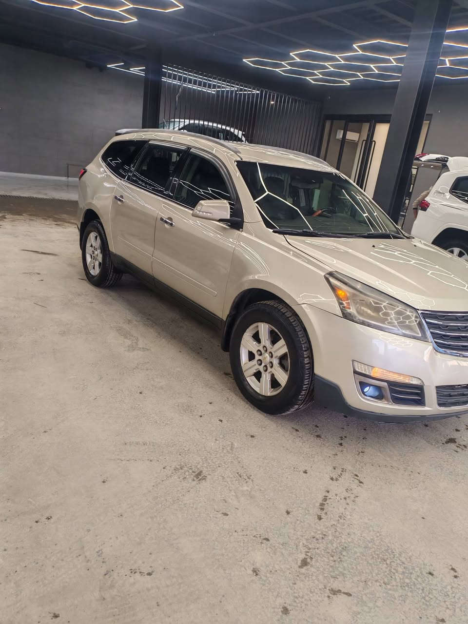 شوفرليت ترافرس 2013 ضررها جاملغ امامي جهه سايق السياره باسمي مكانها بغداد المنصور السعر 115 
***********
