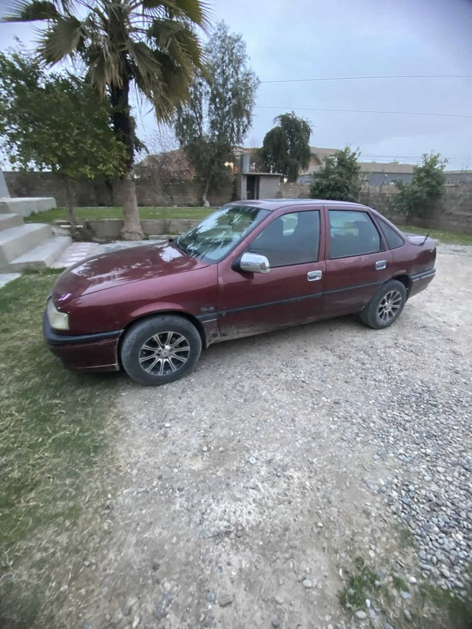 السلام عليكم                                                               اوبل فكتره موديل١٩٩١.                 
جديده بمعنى الكلمه 
رقم الماني سنويه لل٢٠٢٩ كابون بانزين
تريد تحويل تريد وكاله 
السياره نضيفه من داخل وخارج 
كير ومحرك شرط  حجم ١٨
(السعر ٤٠)قفل🔒
 للستفسار الاتصال ***********
