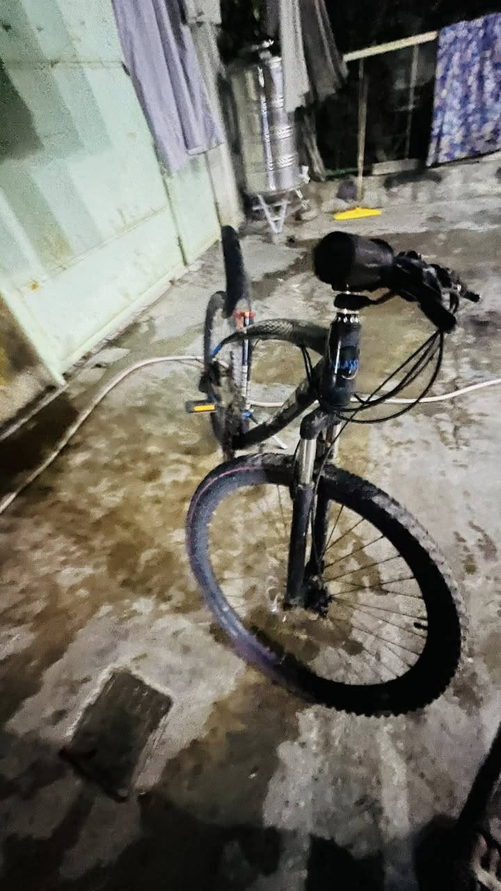 سلام عليكم بايسكل BMW رياضي الأماني اصلي للبيع  سعره ٧٠   رقم ***********
