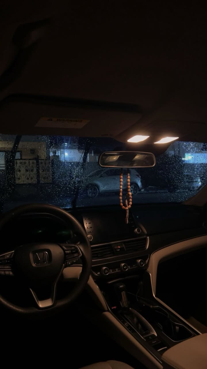 هوندا اكورد للبيع 🚨
السياره نضيفه ماشيه 68 موديل 2022
تلث قطع جاملغ خلفي و امامي و باب

سياره تربو 
4 سلندر
مقاعد جلد

فول مواصفات و سياره نضيفه حيل و نشطه ما شاء الله 

سعرها 138 قابل للتفاوض ( للتواصل ، *********** )
