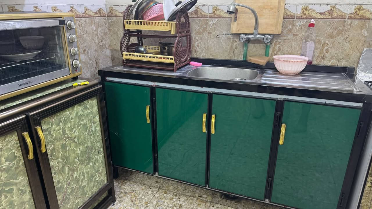 كاونتر وسنك مستعملات ونظيفات للبيع
العنوان الحرية
***********
