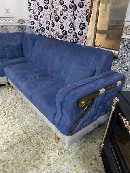 السلام عليكم تخم ديوان عشر مقاعد نضافه ١٠٠/١٠٠مكانة حي العامل السعر ٣٥٠ الف الاتصال على الرقم واتساب ***********
