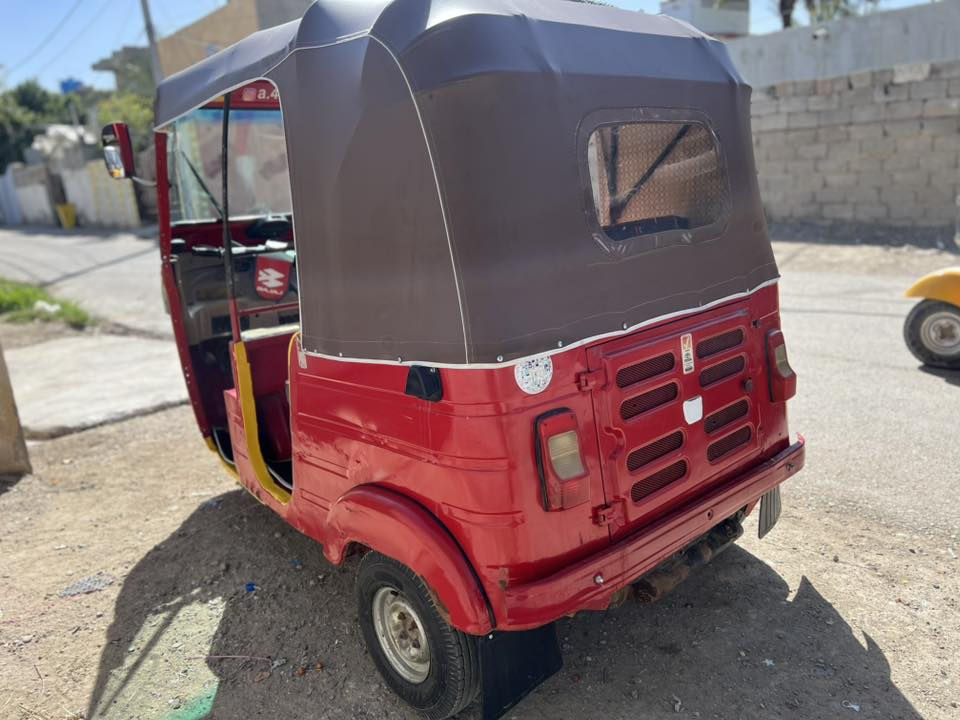 سلام عليكم تكتك موديل 2018 رقم ديالى نكليزي تحويل ثاني ويوم  تكتك خير من الله  تكتك مصبوغه عام بدون ضربه وبدون خياس  جملاغات الخلفيه بعدها ع بلاد تكتك نضيفه 
السعر 5 وبيها مجال قليل مو شراي لا تتصل رجاء 
مكاني ديالى بعقوبه الاستفسار ***********
