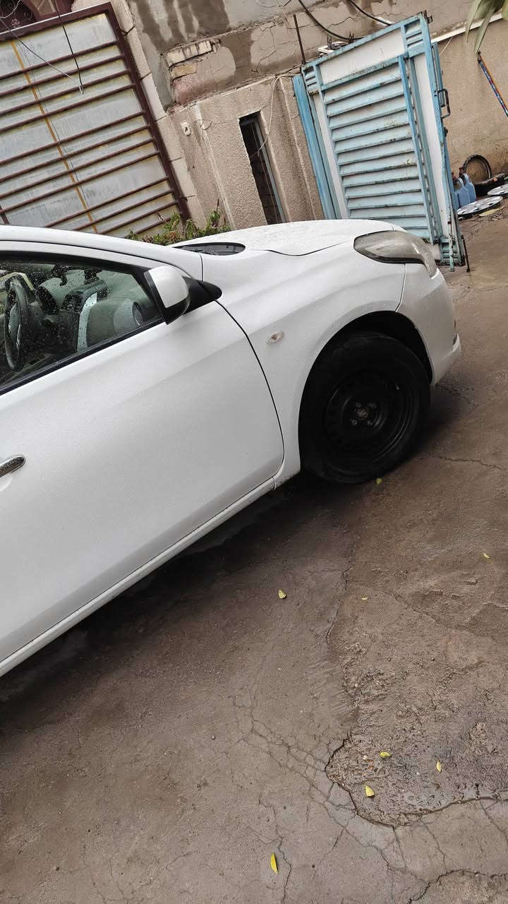 السلام عليكم للبيع نيسان سني هندي موديل 2018  جاهزه محرك جديد كير في حاله ممتازه دواخل جديدة  صدر جديد  تبديل البنيد وصبغ الجاملغ الخلفي وبيه بارد شبر بل الجاملغ الامامي سياره جديده ومرتبه المكان بغداد العامريه رقم بغداد ب اسمي تحويل ثاني يوم السعر 95 وبيه مجال للطيبين


**إذا كنت صاحب هذا الإعلان وتريد حذفه لأي سبب، رجاءا أرسل رسالة إلى الدعم الفني**