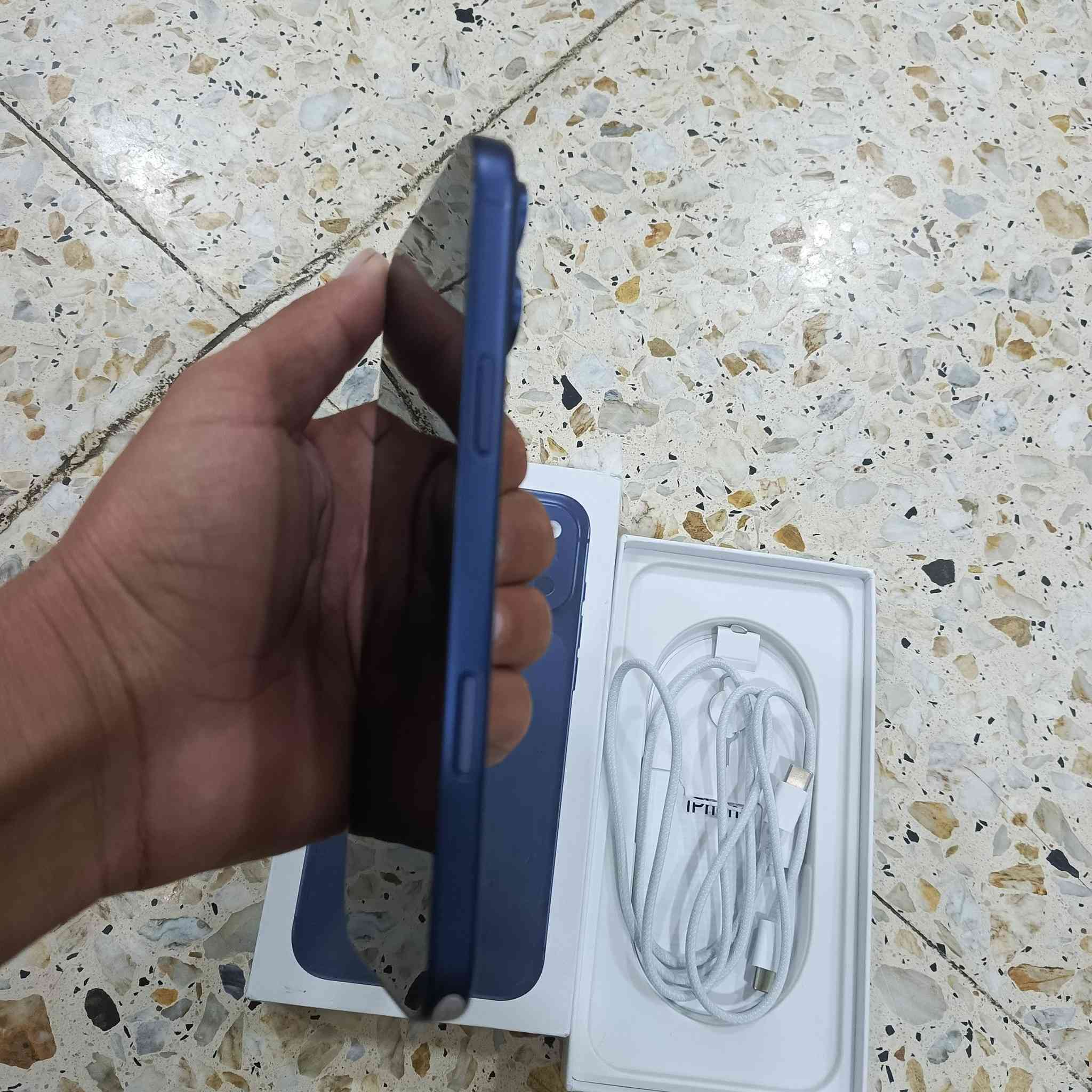 السلام عليكم جهاز ايفون 17برو ماكس للبيع كوبي طبق الأصل حتى زر الصامت وزر الكاميرا ما مستعمل فقط كارتونته مفتوحه اخذته 190 واريده 155 واتساب ‏‪***********‬‏
