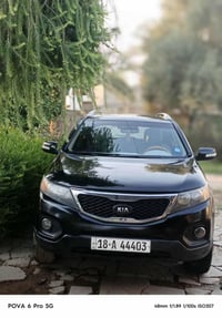 سورنتو ١٣ أمريكي السعر ١٣٥ بيه اربع قطع صبغ بدون دواخل ولا ضربه مكفوله...