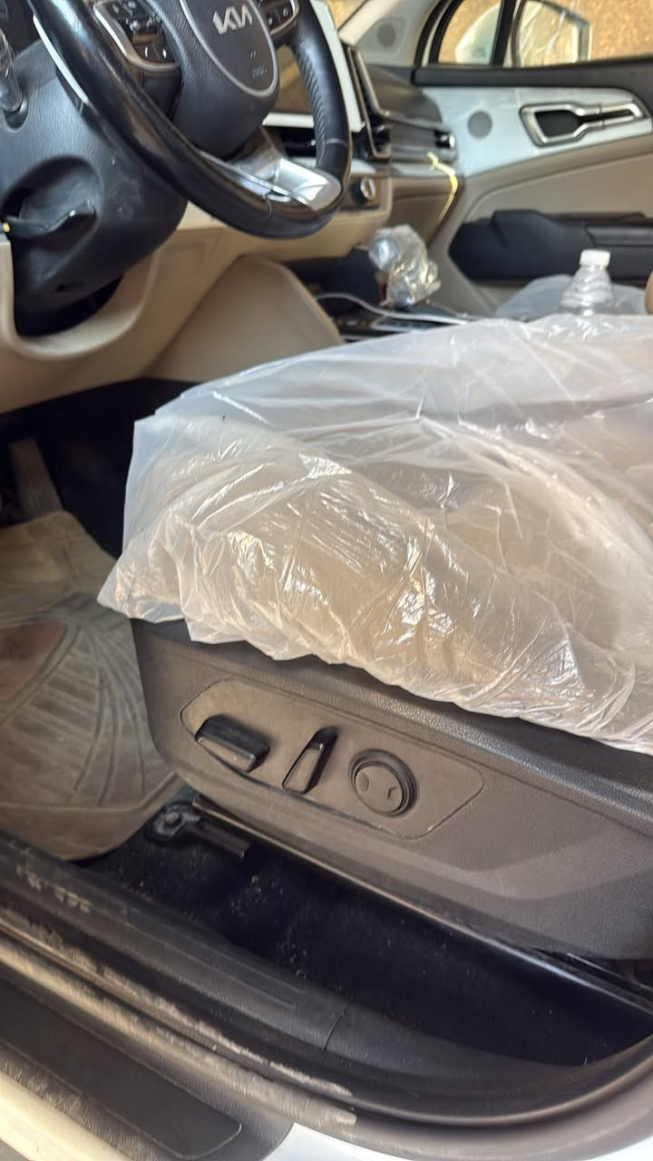 سبورتج موديل 2024 ماشيه 50 الف سعر 224 مكفوله خليجي عدا رصعه بالباب الصدر ورجعت ***********
