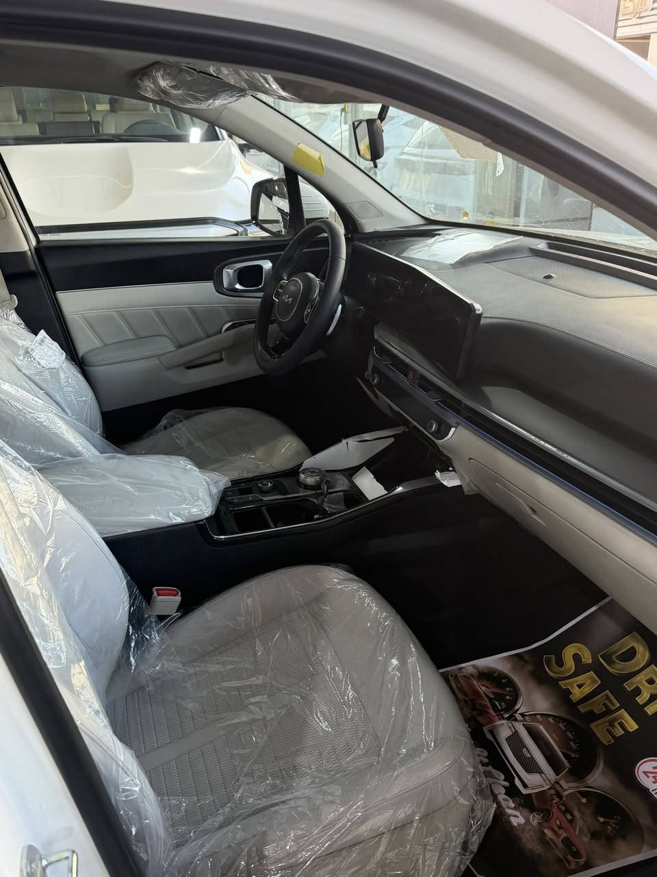 سورنتو 2024
رقم بغداد
v6.  3500
مواصفات السيارة
بصمة
قمارة حديد
ويل 20
تشغيل عن بعد 
هاند برك كهرباء
كراسي كهرباء 
صندوك كهرباء
دشبول شاشة متصل 
لايت زنون
Led زنون
بك لايت led
حساس امامي
حساس خلفي
ويل كب كروم  
بردات خلفية
7 راكب
تحكم مقود
درايڤ مود 
اوتو هولد 
شاحن لاسلكي
كير ماوس
تبريد 3 قطع
تحكم شاشة وتبريد لمس 
بلوجكتر زنون
مانع انحدار 
مانع انزلاق
اريل رادار
كامرة خلفية
ضمان الدوليه 
***********
***********
