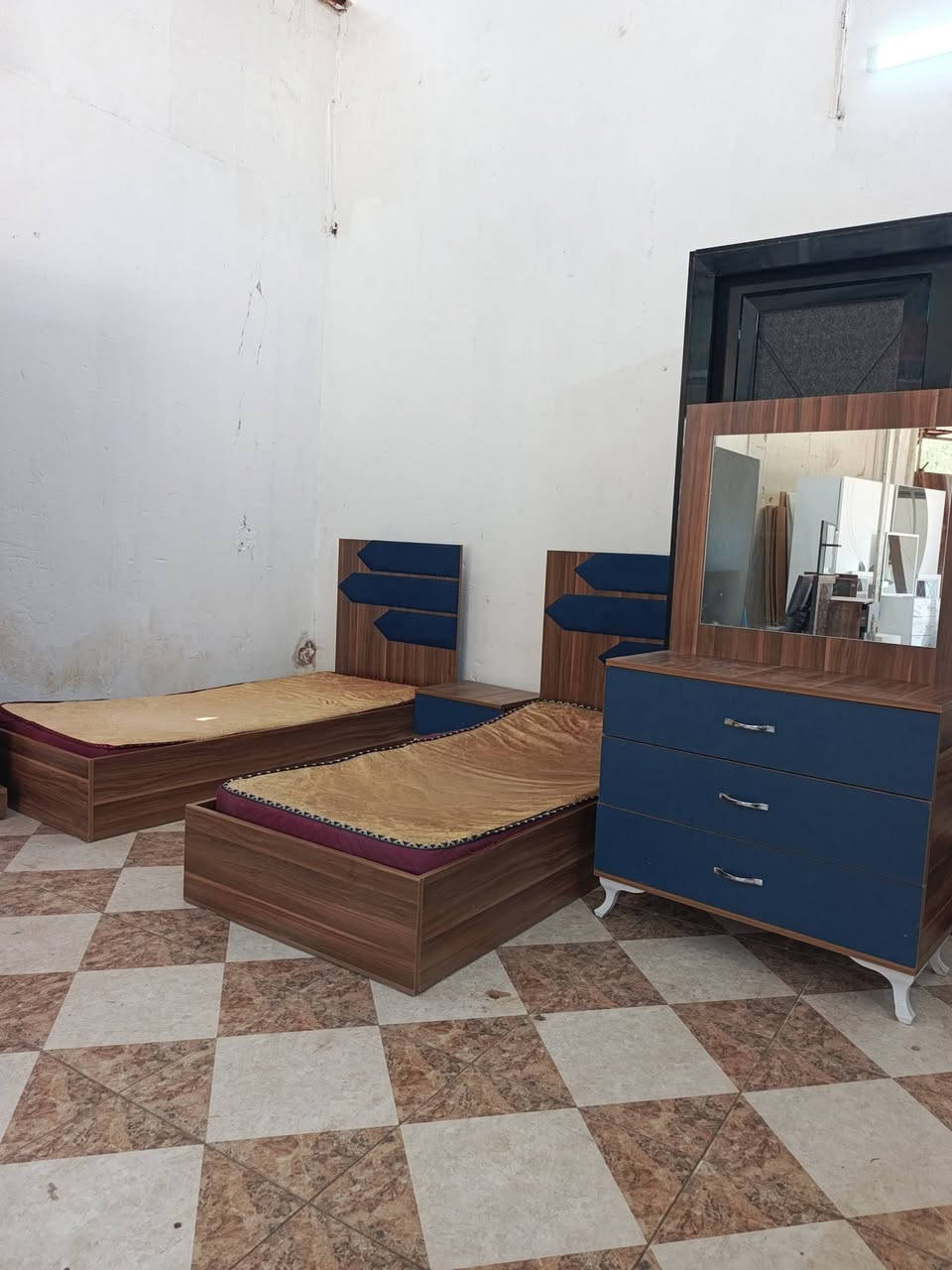 غرفه شبابي نفرين شرط النظافة اخو الجديد ٣٧٥ وبي مجال مع نقل شراي دزلي صوره عالخاص


**إذا كنت صاحب هذا الإعلان وتريد حذفه لأي سبب، رجاءا أرسل رسالة إلى الدعم الفني**