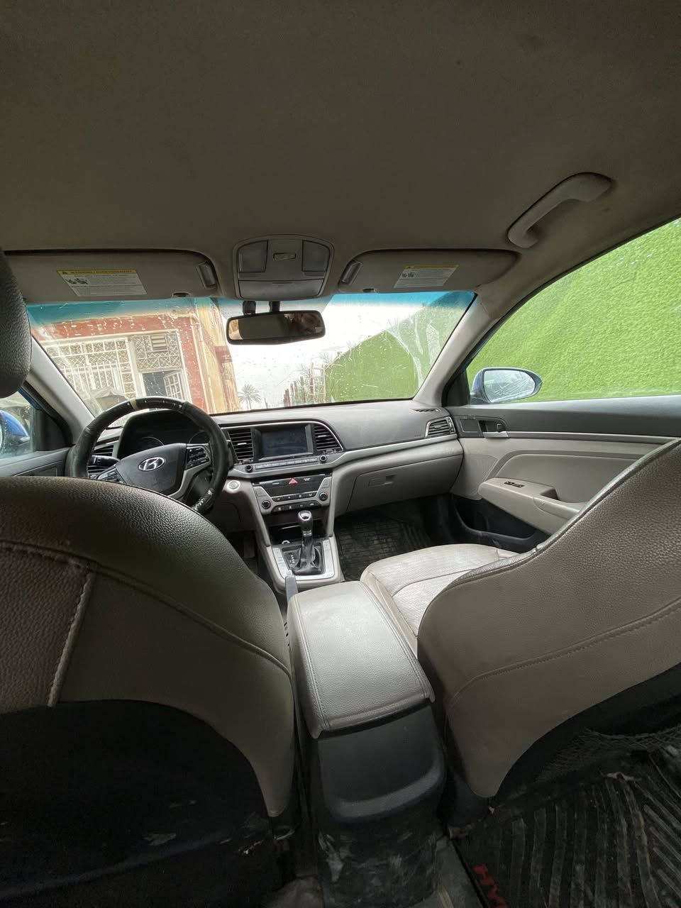 السلام عليكم الانترا ٢٠١٧السياره فول عده الفتحه مكينه كير حداديه تبريد جاهز وكفاله رقم اربيل تحويل او وكاله جاهز حادثه فقط بنيد وب عراق دور  خلفي بس وكله ليبل واحد رايده ب١٠٦بيه مجال بصيط مكاني حله ***********
