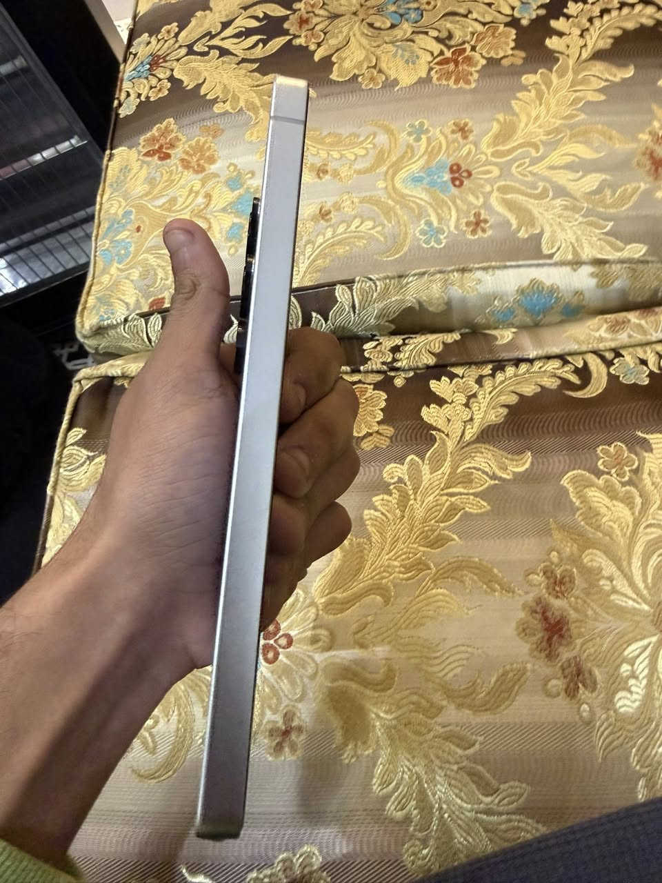 السلام عليكم عندي s25الترا ذاكره256
ضمان عين الفهد كل غراضه كامله مامفتوحات 

نظيف جدا جدا اخو الجديد 

سعر 1200 وبي مجال بسيط للشراي 

*********** الشراي يتواصل وياي واتساب أو اتصال على الرقم
