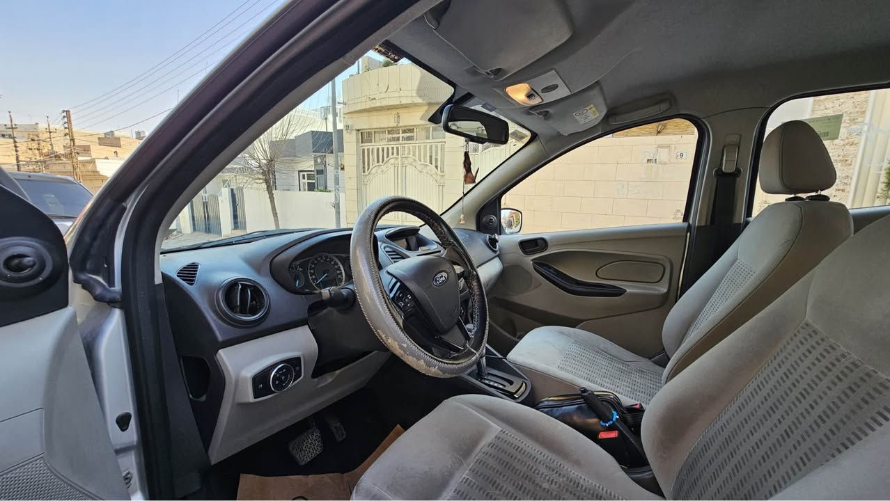 فۆرد فیگۆ (٢٠١٨)
 ٤ پستۆن خلیجی مەکینە گەورە ١٦ ی مرغوب (١٠٦) هەزار کم حەقیقی ڕۆشتووە.

 مواسەفات شاشە بلوتوز ئۆکس usb سووکان ڤۆلیۆم و کامێرای دواوە لایت کارەبای بەرز و نزم ئەکات چوار تایەی تازەی لە ژێرایە.

سەیارەکە بێ بۆیاغە تەنها چەمەلەغێکی بە ساردەکوت هێنراوەتەوە.
 
 گێڕ و مەکینەی بە شەرت.
 هیچ مەسروفێکی تیا نیە و
 کامل سێرڤسمان بۆ کردووە
نرخی ٨٧ گەڵاو مەعامەلەیەکی برایانە 
ژمارەی مۆبایل وەتس ئەپ و ڤایبەر 
***********. السليمانية, العراق
