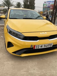 للبيع كيا فورتي موديل 2023 السيارة بيها تخم تاير جديد نص فول السيارة  ...