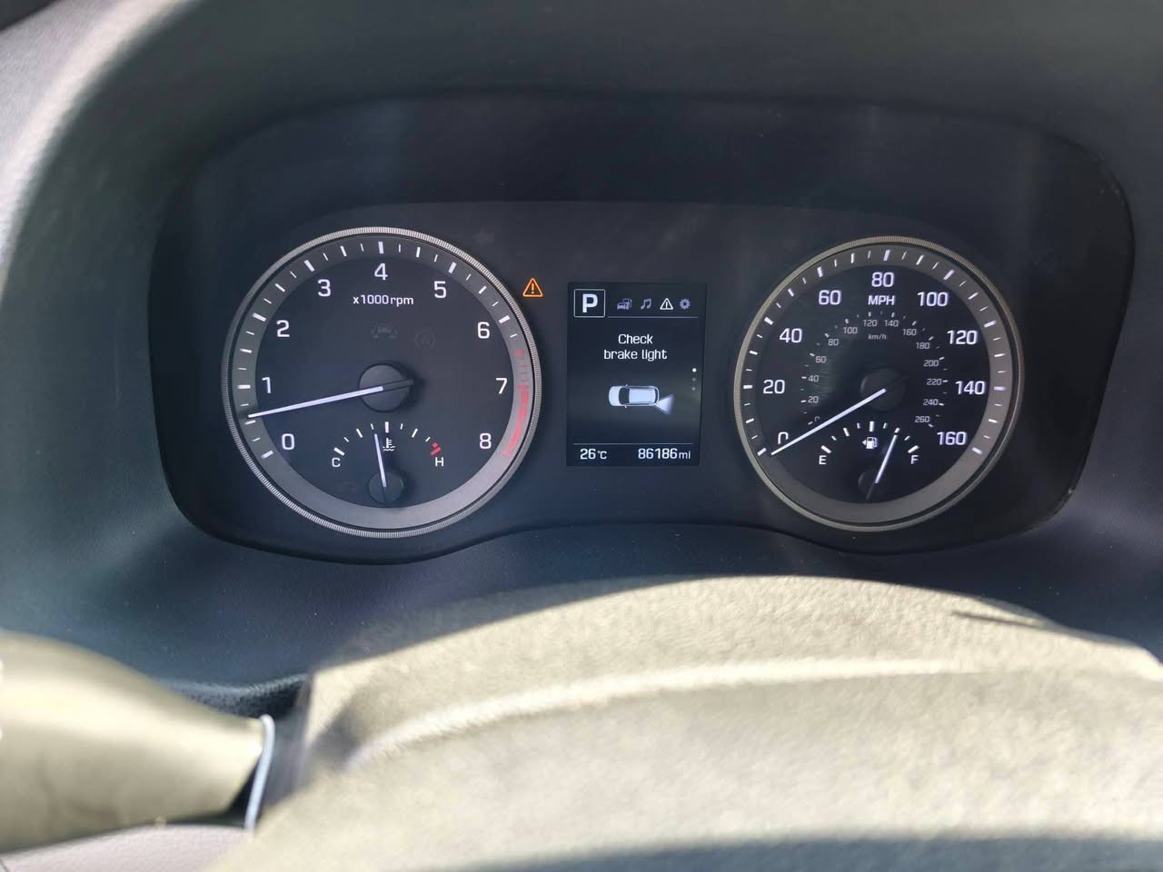 توسان امريكي 18 رقم بغداد انگليزي جديد كافة التفاصيل في الصور و السونار القمارة بيها بارد بسبب سقوط حديدة اثناء النقل السعر 130 و اني بخدمة الطيبين السيارة استخدام شخصي مكان السيارة بغداد الدورة للاتصال *********** متوفر واتس
