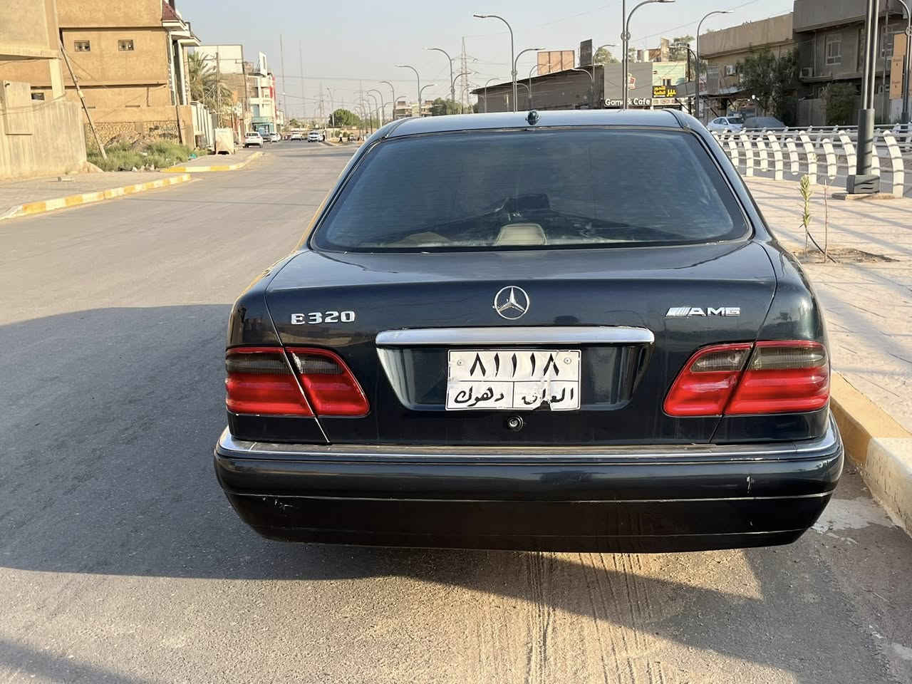 للبيع ام عيون موديل 98محرك في السياره كلش حلوه ولا كن بيه نقوصات بسيطه حداديه اماميه خلفيه جديده مكينه وكير حلواه تبريد شغال ويه السويج رقم دهوك قديم اكفلك مداور عارضه بسعر مناسب الي اتفيده يتصل مارد عل مواقع ***********
