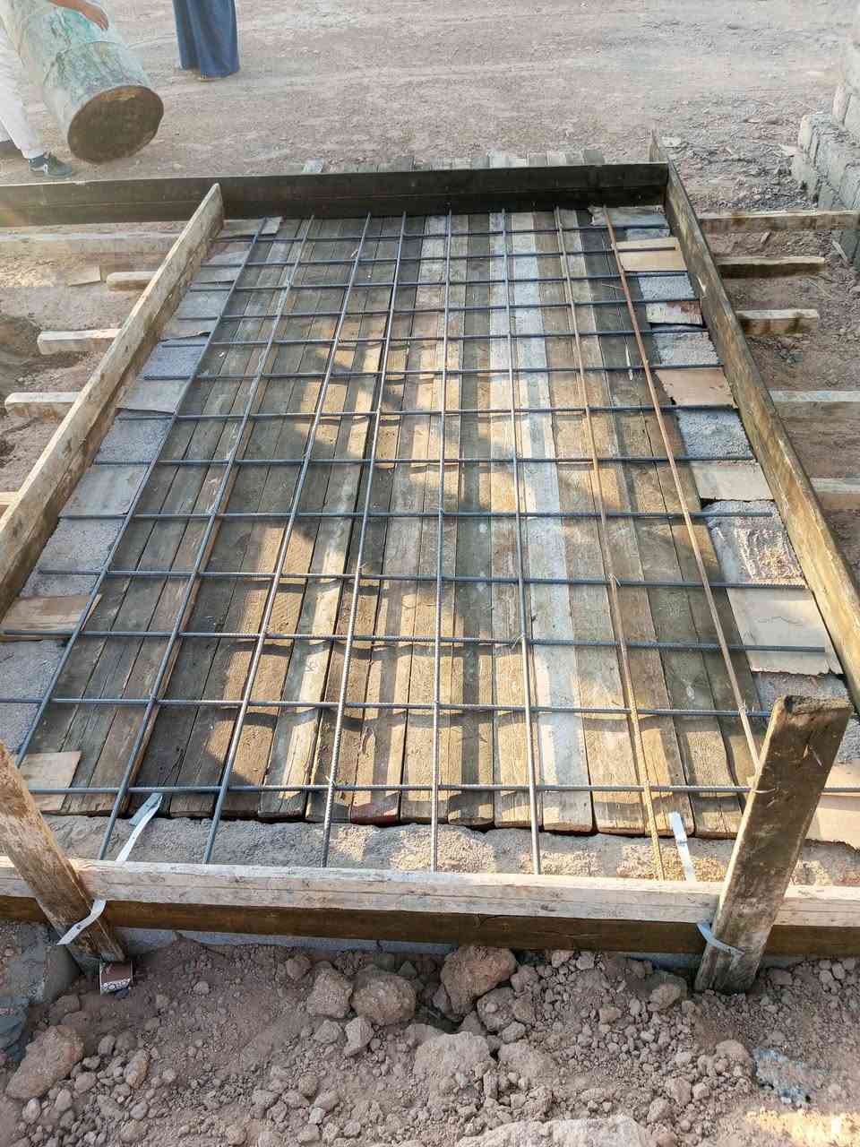 السلام عليكم نجار متفرق 
بيتونه صحيات 
منهولات بناء وتخشيب وصب 
شغل درجه اولى 
***********
